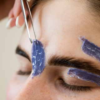EPILATION FEMME : SOURCIL PROPRETÉ image