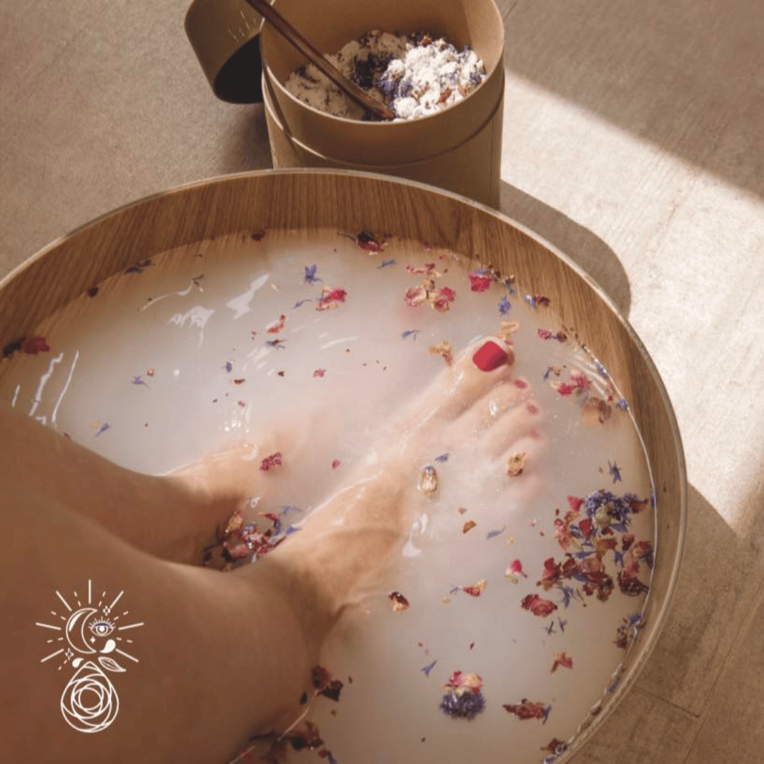 Bain de pieds adoucissant aux pétales image