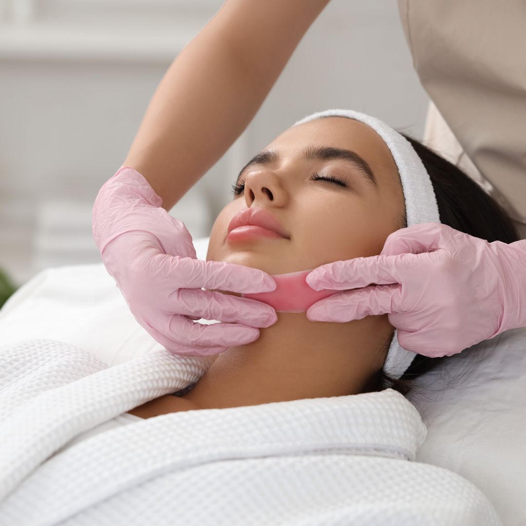sourcils + lèvre + menton image