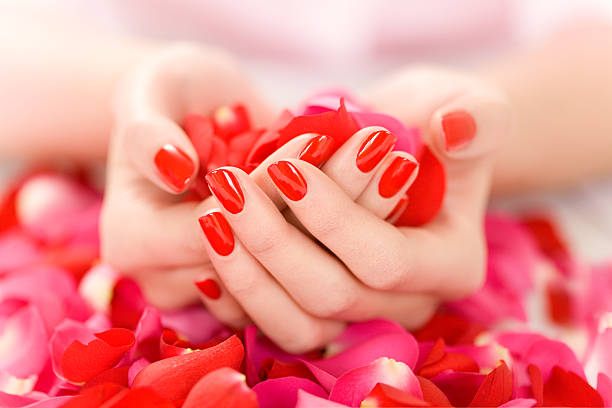 Pose de vernis semi permanent mains image