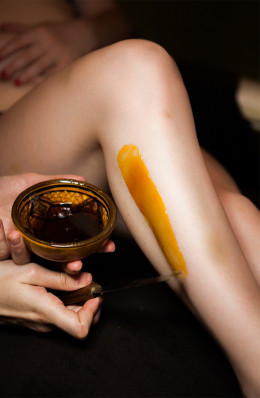 DEMI JAMBES orientale cire image