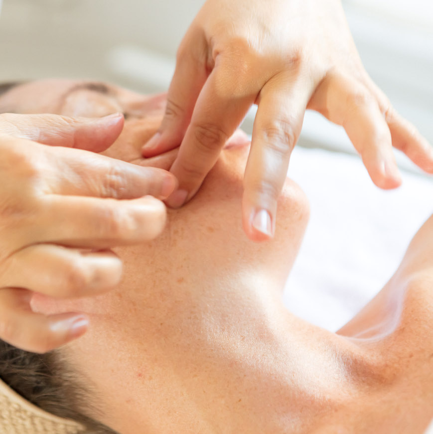 Modelage fascia raffermissant visage image