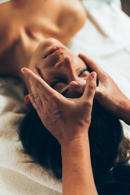 Massage crâne et visage après épilation image