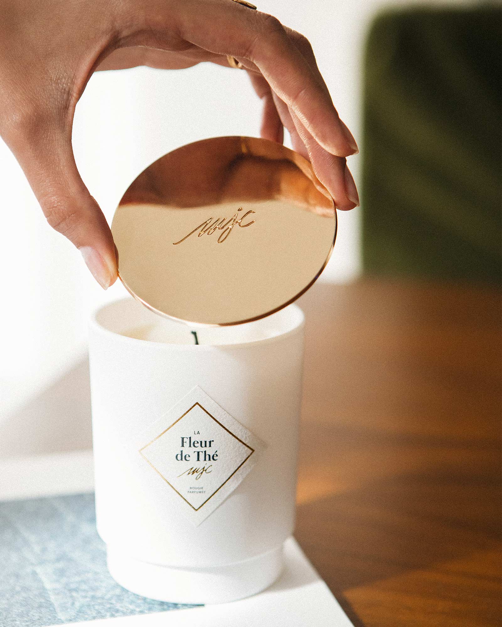 Capot doré pour bougie 250 g image